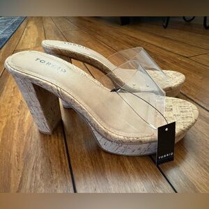 NWT! Super cute sandals from Torrid, size 8.5.